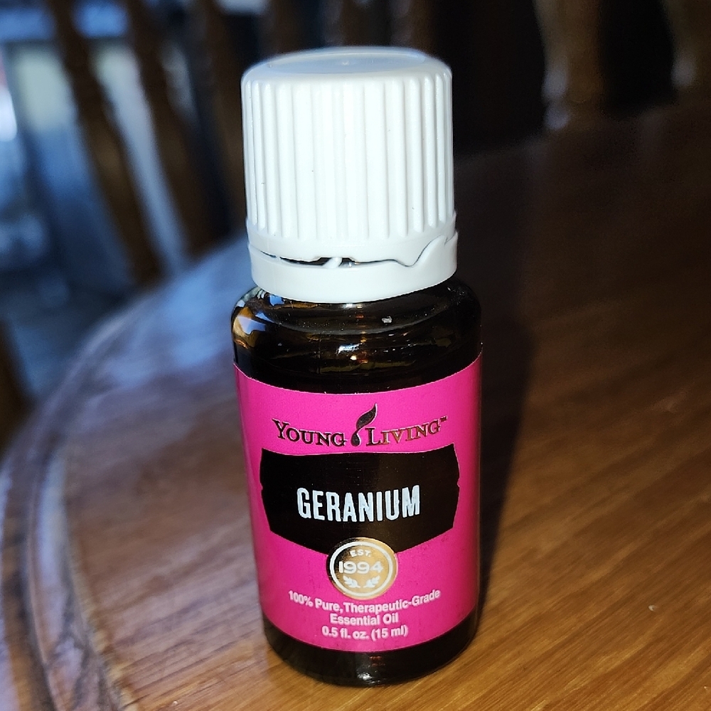 Young Living Geranium Essential Oil 15 ml NEW SEALED 100% Pure Therapeutic Grade